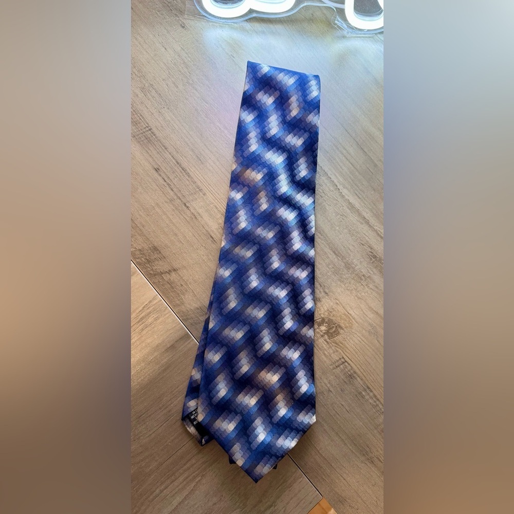 Dockers Geometric Blue and White Tie
